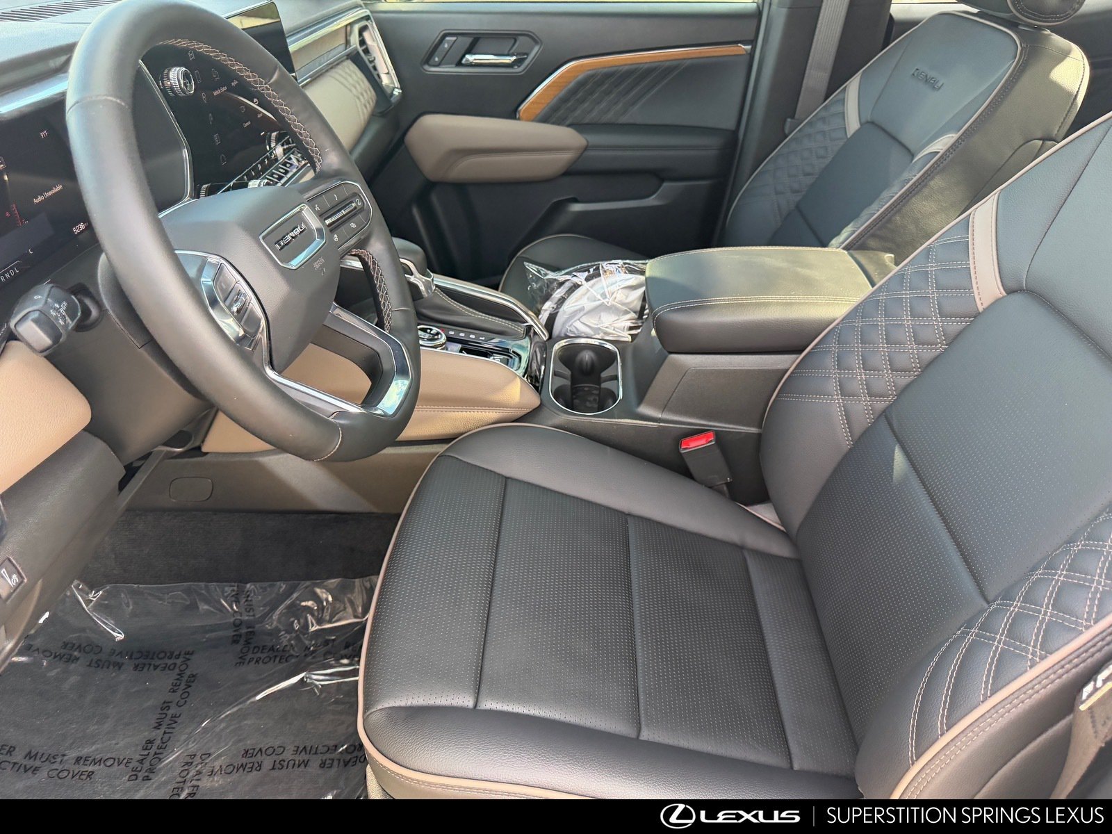 Used 2025 GMC Canyon Denali AWD/4WD image 12