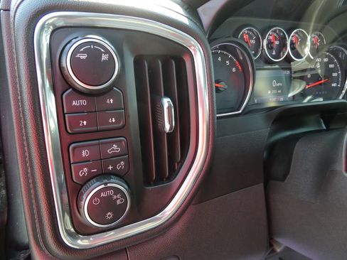 Certified 2019 Chevrolet Silverado 1500 RST image 26