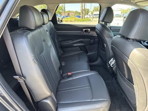 Used 2024 Kia Sorento S image 20