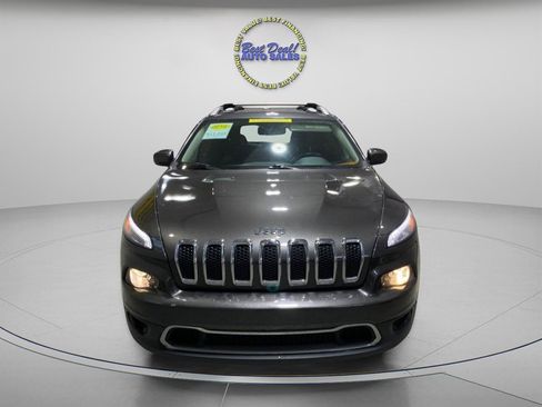 Used 2016 Jeep Cherokee Limited AWD/4WD image 6