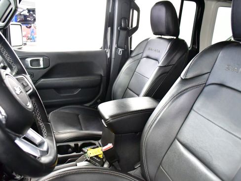 Used 2022 Jeep Wrangler Unlimited Sahara image 14