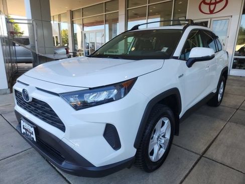 Used 2020 Toyota RAV4 LE w/ All Weather Liner Package AWD/4WD image 6
