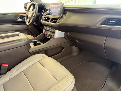 Used 2021 GMC Yukon XL SLT image 27