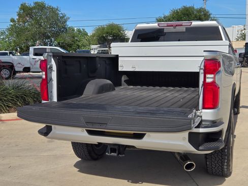Certified 2022 Chevrolet Silverado 2500 High Country w/ Z71 Off-Road Package AWD/4WD image 26