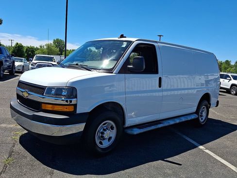 Used 2024 Chevrolet Express 2500 w/ Driver Convenience Package RWD image 6