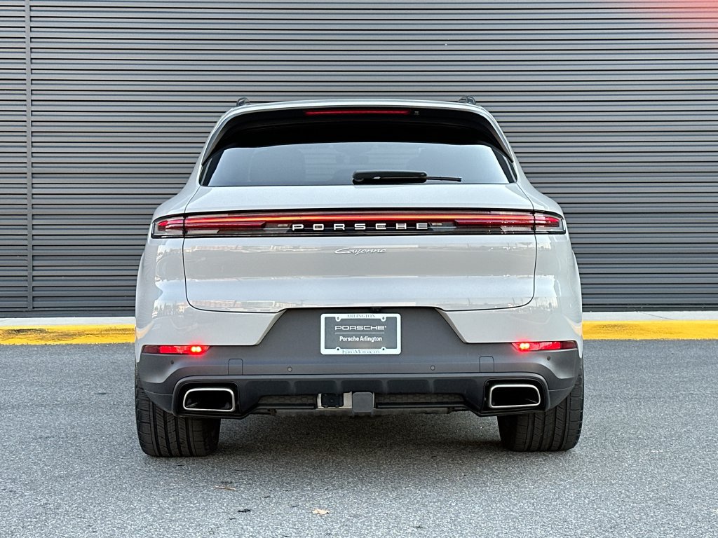 Certified 2025 Porsche Cayenne AWD/4WD image 10