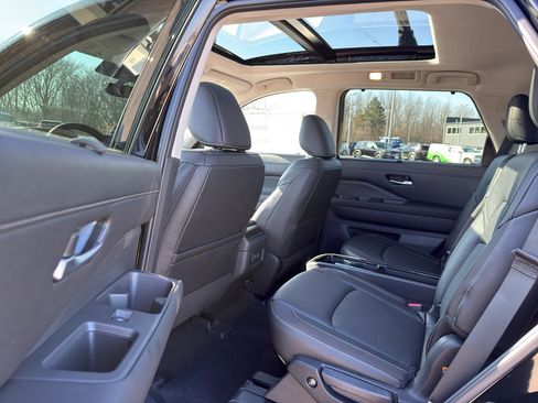 New 2026 Nissan Pathfinder SL w/ SL Premium Package image 28