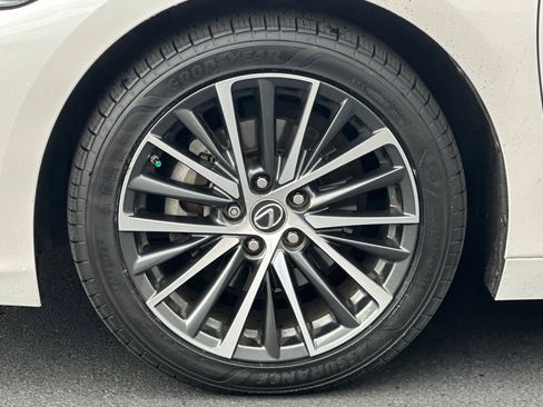 Certified 2023 Lexus ES 350 w/ Premium Package image 36