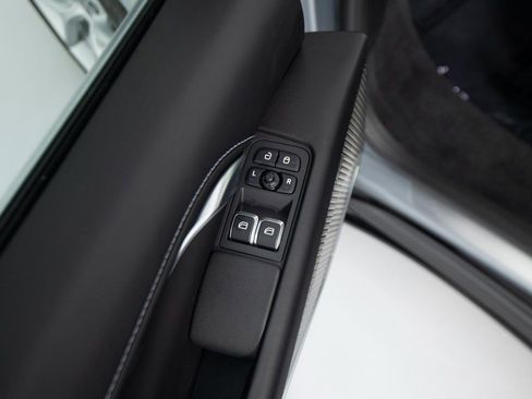 Used 2025 Lotus Emira image 12