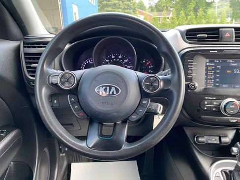 Used 2019 Kia Soul + image 15