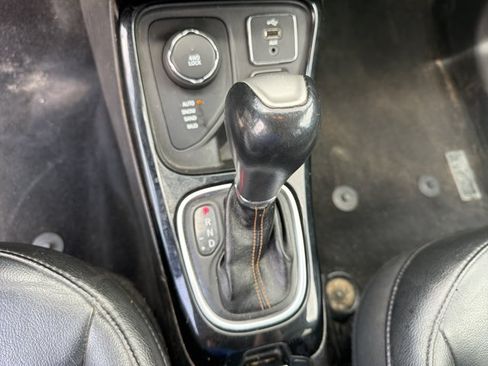 Used 2018 Jeep Compass Limited AWD/4WD image 15