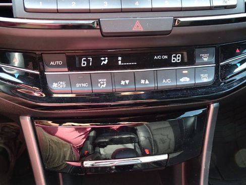 Used 2017 Honda Accord Sport image 23
