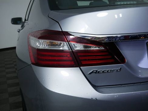 Used 2016 Honda Accord EX image 12