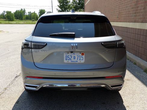 Used 2025 Buick Envision Avenir AWD/4WD image 9