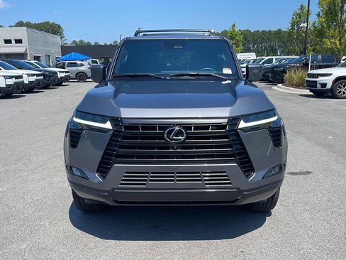 Used 2025 Lexus GX 550 w/ Accessory Package (2T) AWD/4WD image 2