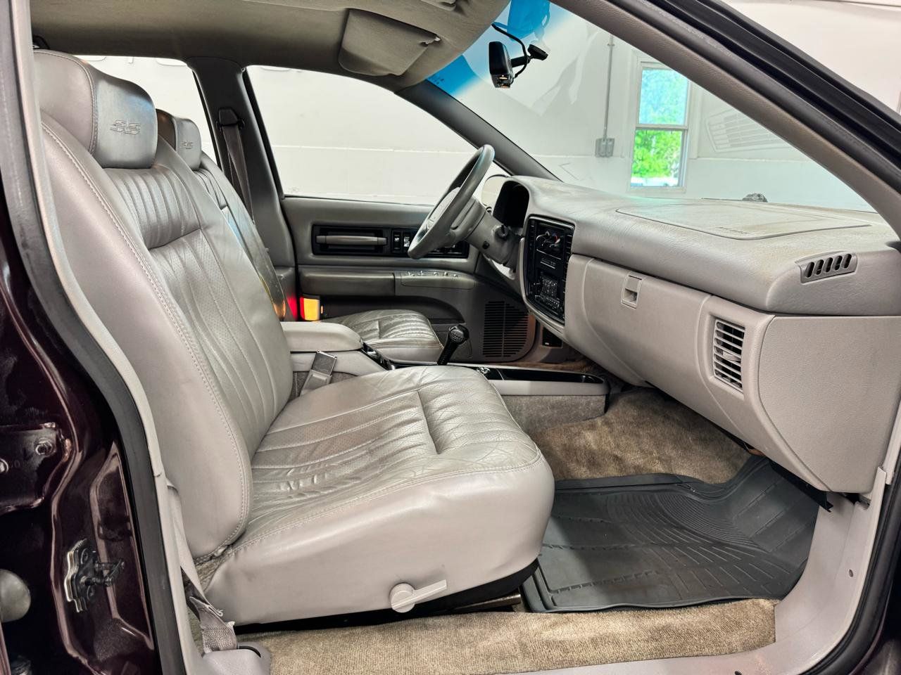 Used 1996 Chevrolet Impala SS RWD image 17
