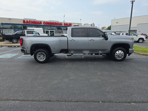Used 2025 Chevrolet Silverado 3500 LT w/ Safety Package AWD/4WD image 2