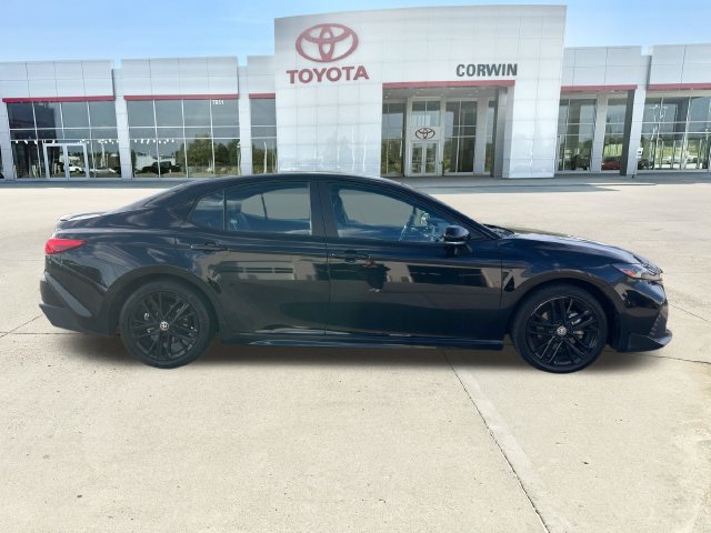 Used 2025 Toyota Camry SE FWD image 6