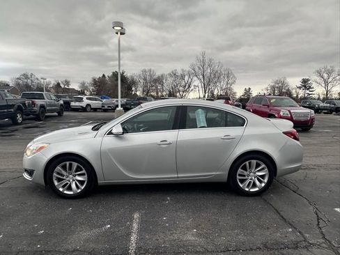 Used 2015 Buick Regal image 2
