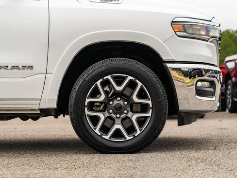 Used 2025 RAM 1500 Laramie AWD/4WD image 9
