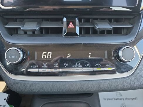Used 2024 Toyota Corolla LE FWD image 17