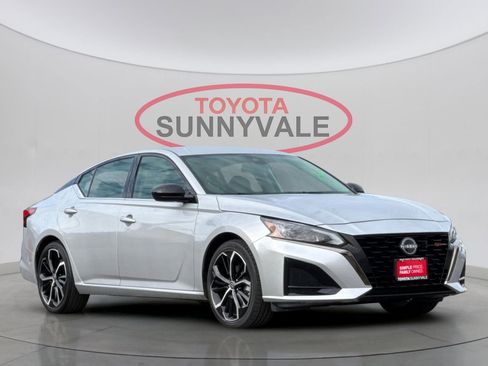 Used 2024 Nissan Altima 2.5 SR image 10