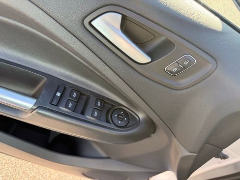 Used 2017 Ford Escape SE image 11