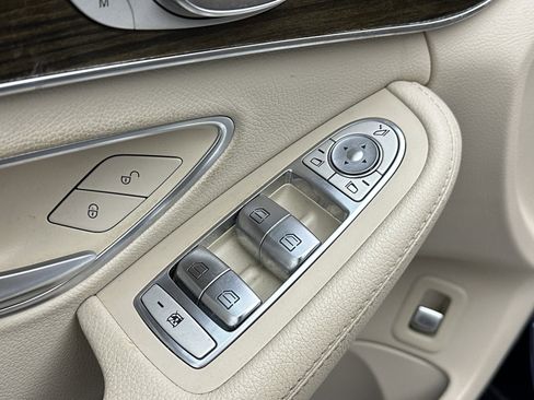 Used 2021 Mercedes-Benz C 300 C 300 image 12