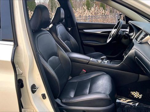 Used 2019 INFINITI QX50 Essential w/ Premium Heat Package image 28