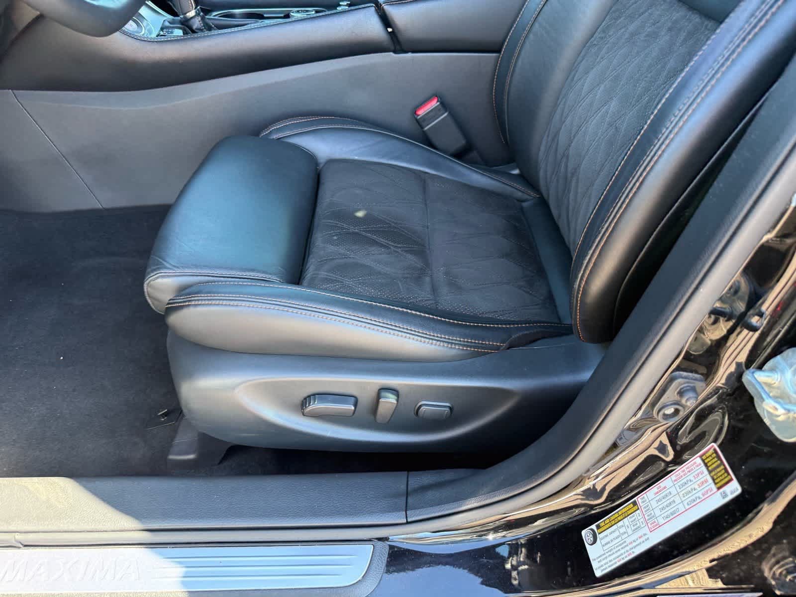 Used 2023 Nissan Maxima SR w/ Sport Mat Group FWD image 13