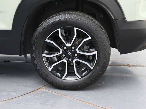 Used 2024 Chevrolet TrailBlazer ACTIV w/ Convenience Package AWD/4WD image 5
