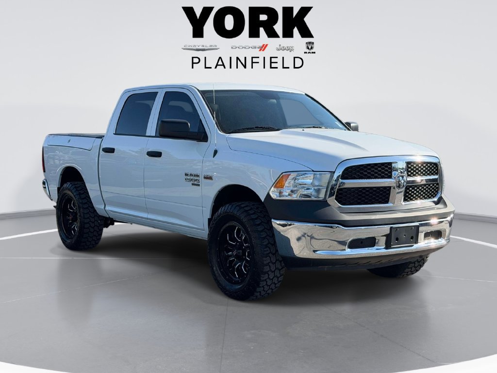 Used 2020 RAM 1500 4x4 Crew Cab Classic w/ Chrome Appearance Group image 3