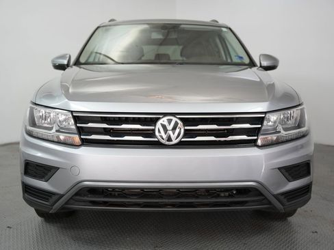 Used 2020 Volkswagen Tiguan SE image 2