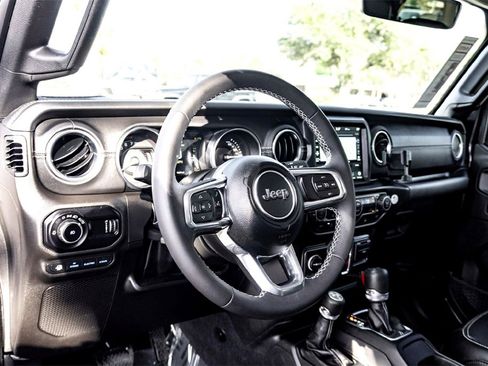 Used 2023 Jeep Wrangler Unlimited Sahara image 15