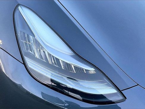 Used 2021 Tesla Model Y Long Range image 30