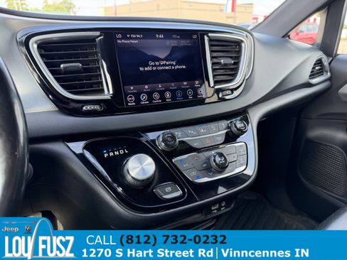 Used 2019 Chrysler Pacifica Touring-L w/ Advanced Safetytec Group FWD image 22
