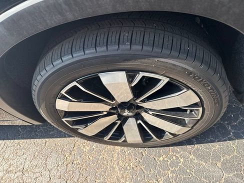 Used 2025 Mitsubishi Outlander AWD image 19