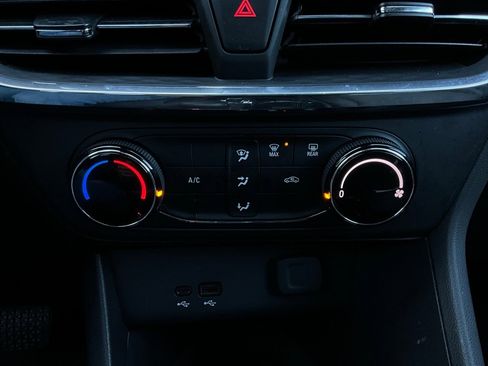 Used 2025 Buick Encore GX Preferred image 26