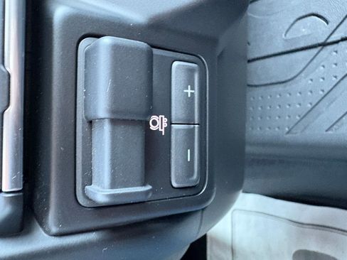 Used 2019 Chevrolet Silverado 1500 RST image 22