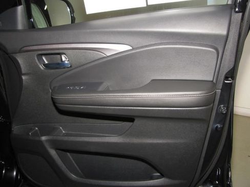 Certified 2024 Honda Ridgeline Sport image 20