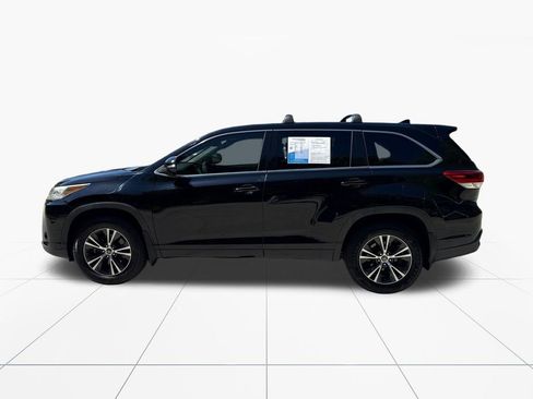 Used 2018 Toyota Highlander Plus AWD/4WD image 4