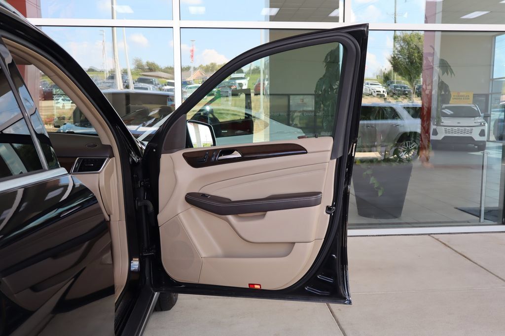 Used 2015 Mercedes-Benz ML 250 BlueTEC 4MATIC image 42