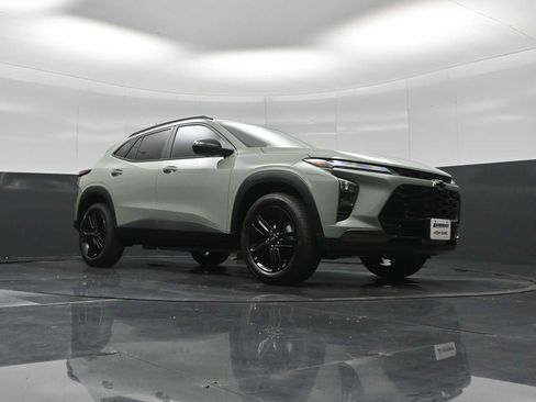 New 2026 Chevrolet Trax ACTIV w/ Sunroof Package FWD image 18