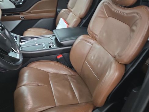 Used 2021 Lincoln Aviator Reserve image 6