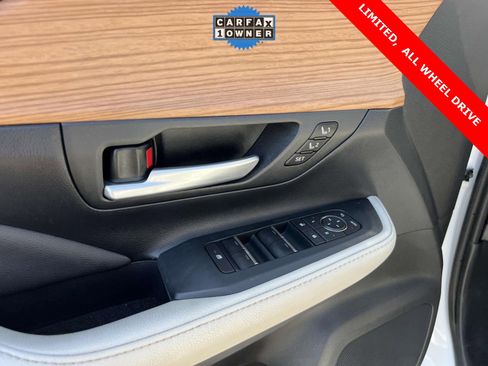 Used 2024 Toyota Grand Highlander Limited image 17