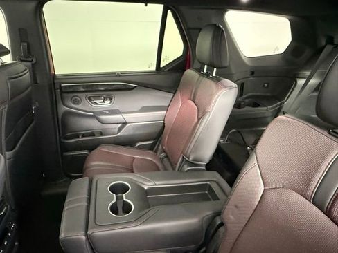 Used 2025 Honda Pilot Black Edition image 42