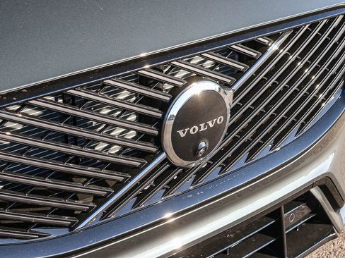 New 2026 Volvo XC60 T8 Plus w/ Climate Package image 16