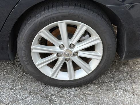 Used 2012 Toyota Camry XLE w/ Leather Pkg FWD image 21