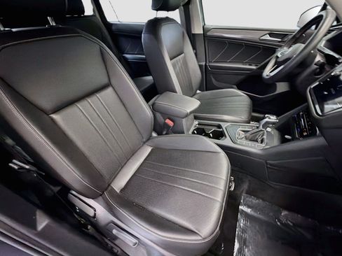Used 2023 Volkswagen Tiguan SE FWD image 14