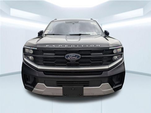 Used 2025 Ford Expedition Max Platinum AWD/4WD image 4